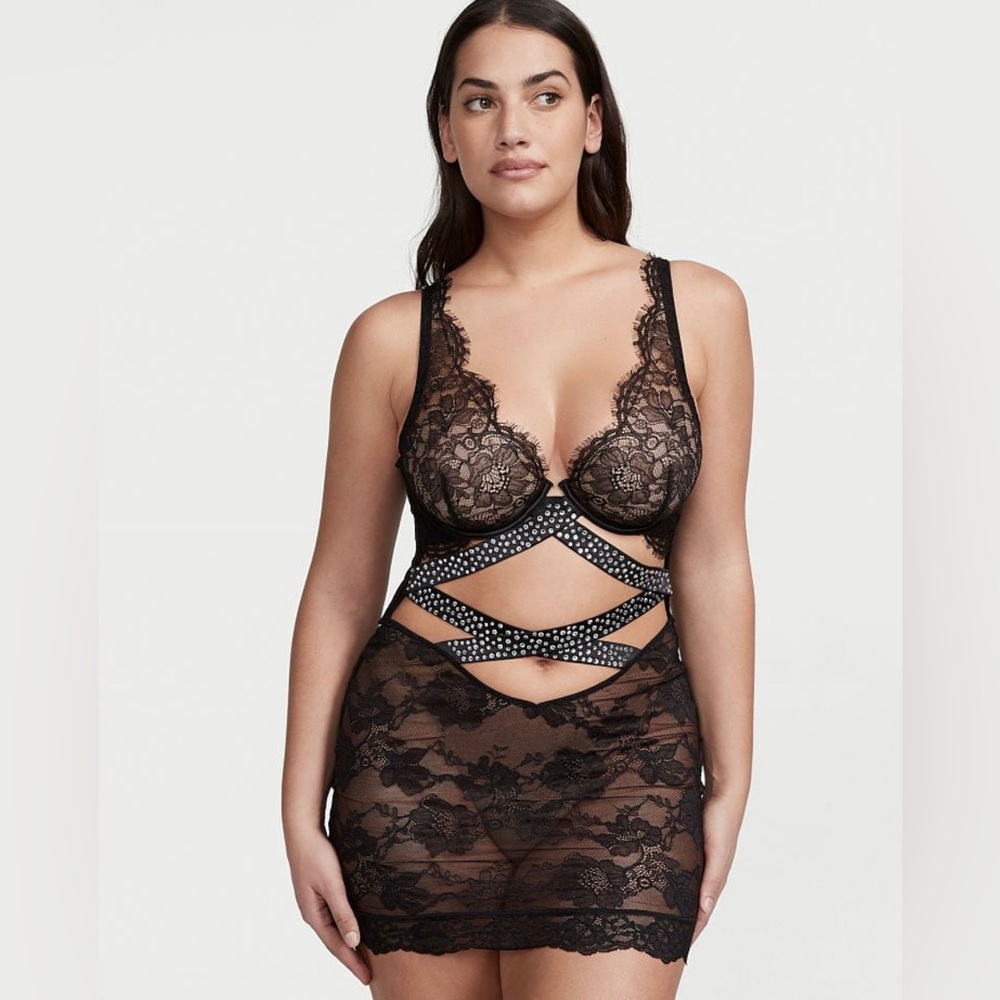 Victoria’s Secret Lace Shine Strap Garter Slip size xs -s NWT